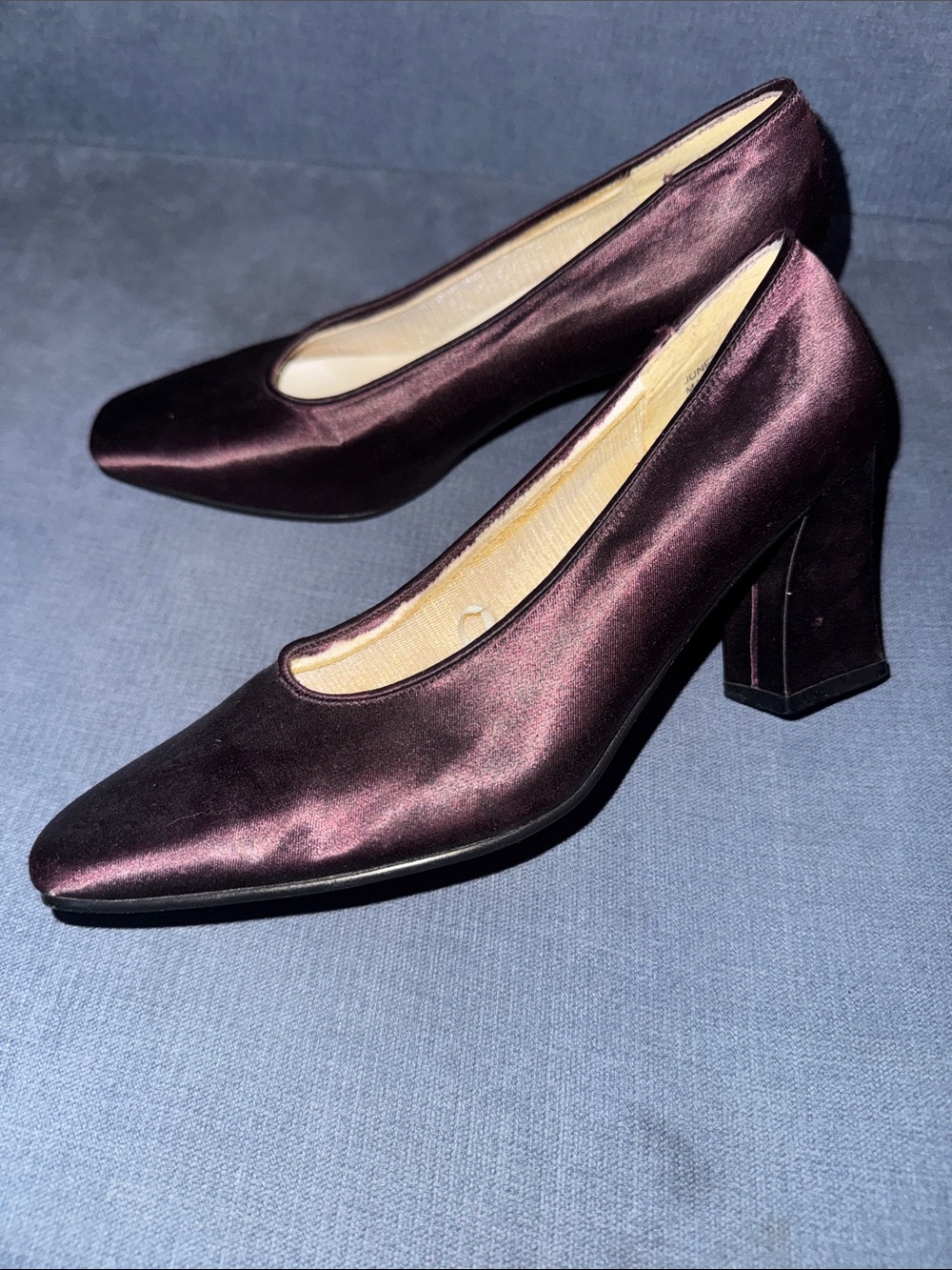 Women's Satin Pumps in Deep Plum